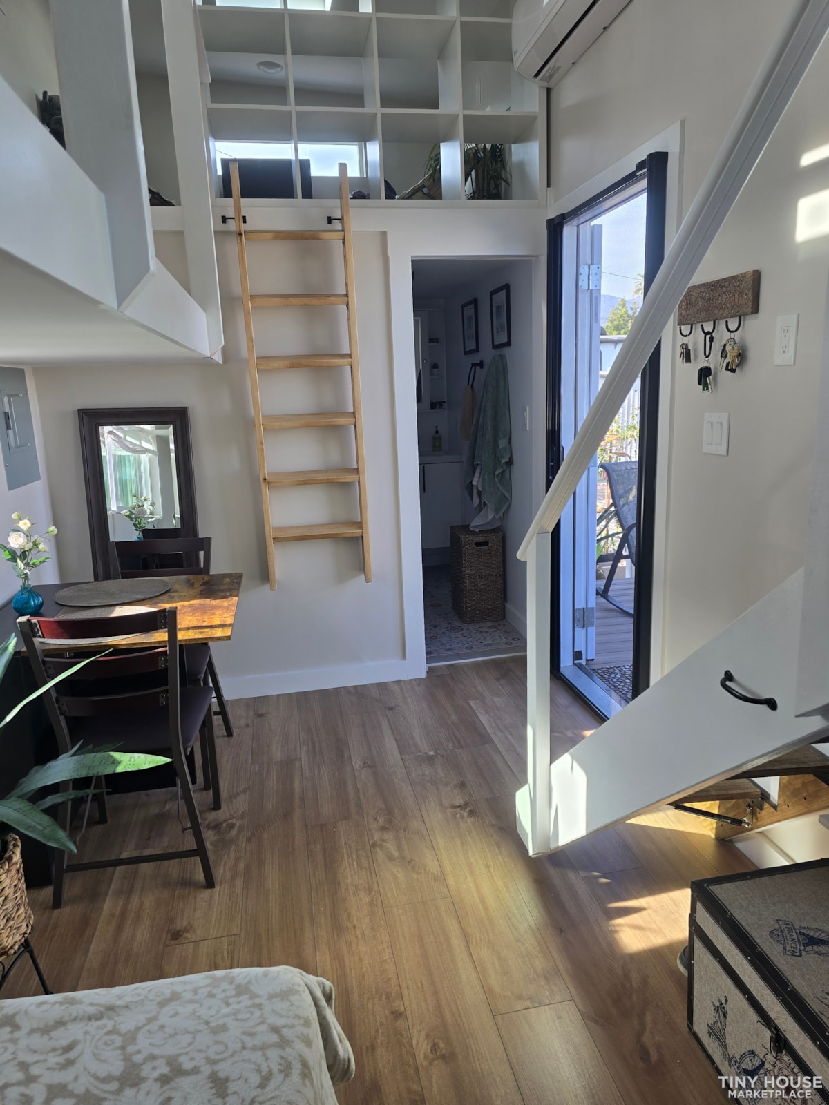 Beautiful 32' Tiny Home w/Lg shed & deck-Owner pays 1/2 shipping! - Image 4 Thumbnail