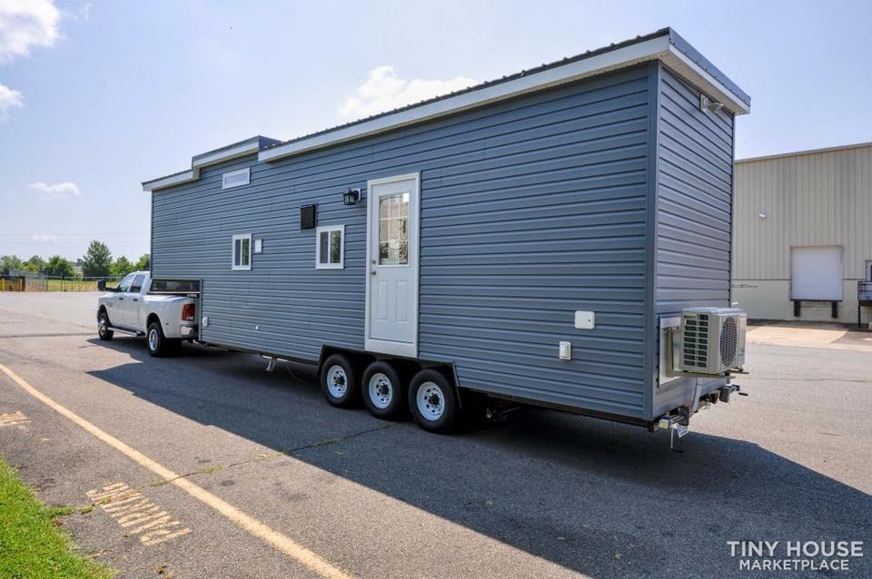 Beautiful 36' Gooseneck Tiny Home on wheels - Image 2 Thumbnail