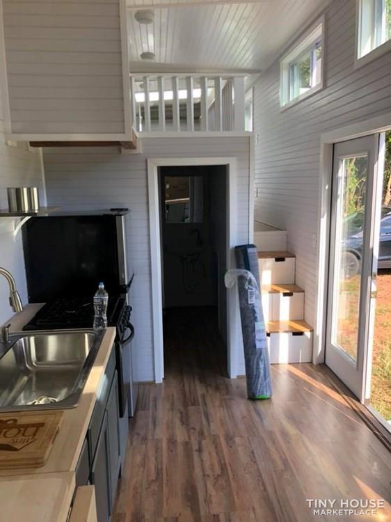 Beautiful 36' Gooseneck Tiny Home on wheels - Image 3 Thumbnail