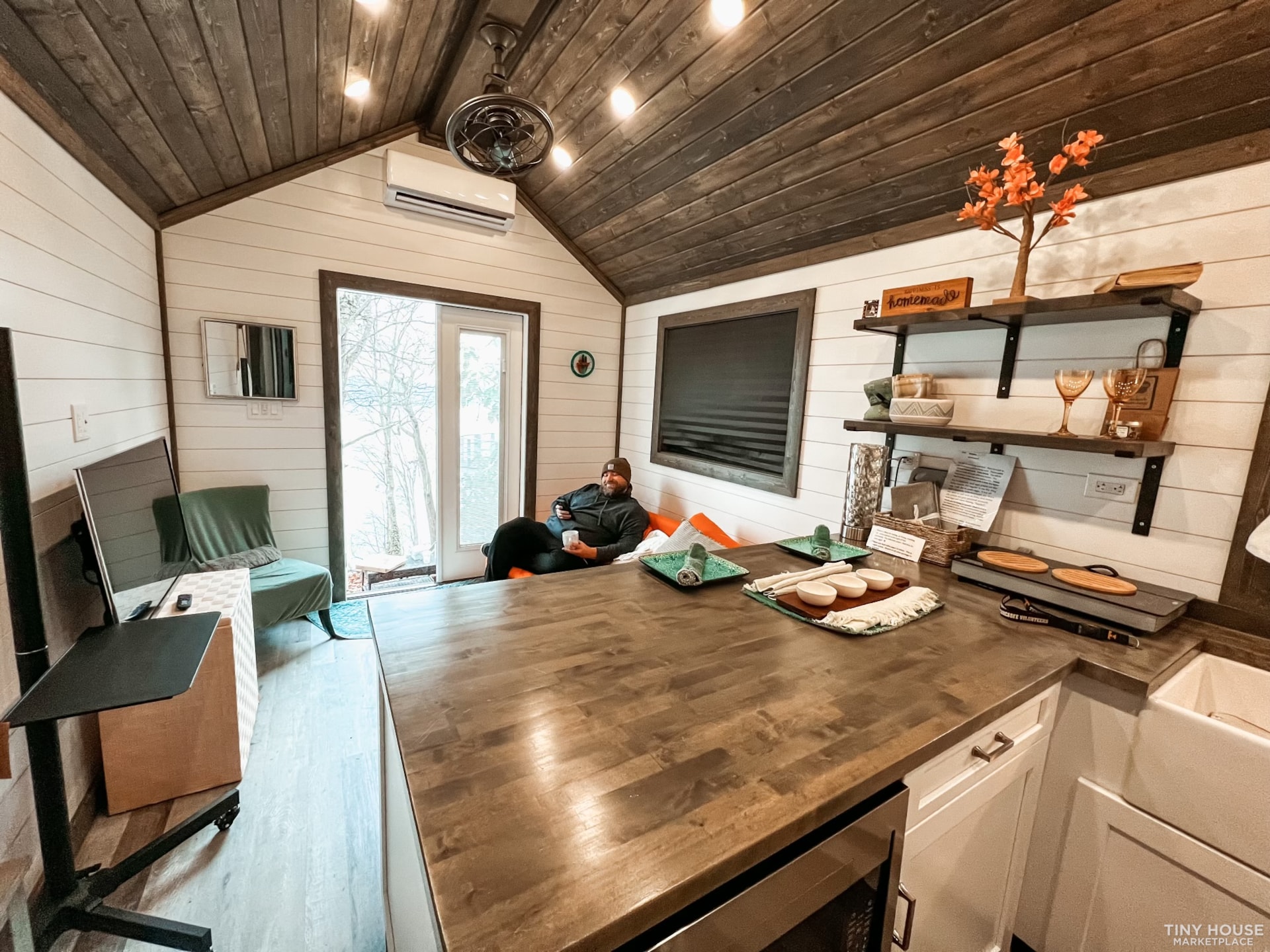 Beautiful modern farmhouse - Image 2 Thumbnail