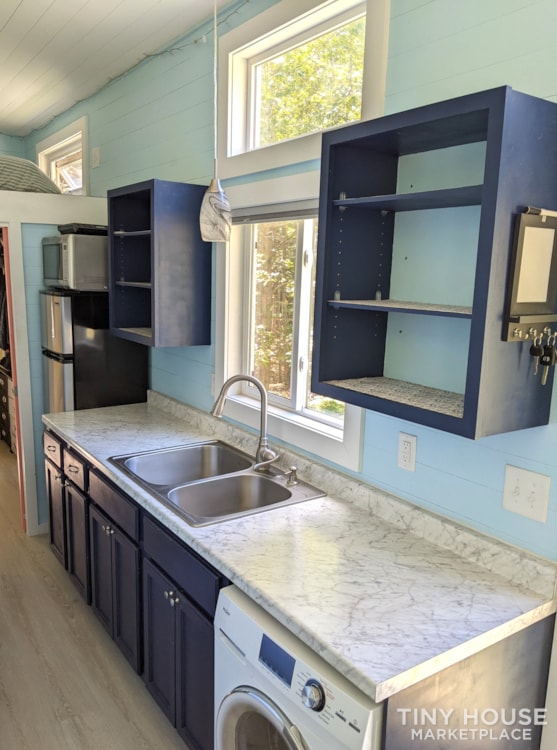 Beautiful Blue Tiny House 8.5 x 30 ft - Move-in Ready! - Image 4 Thumbnail