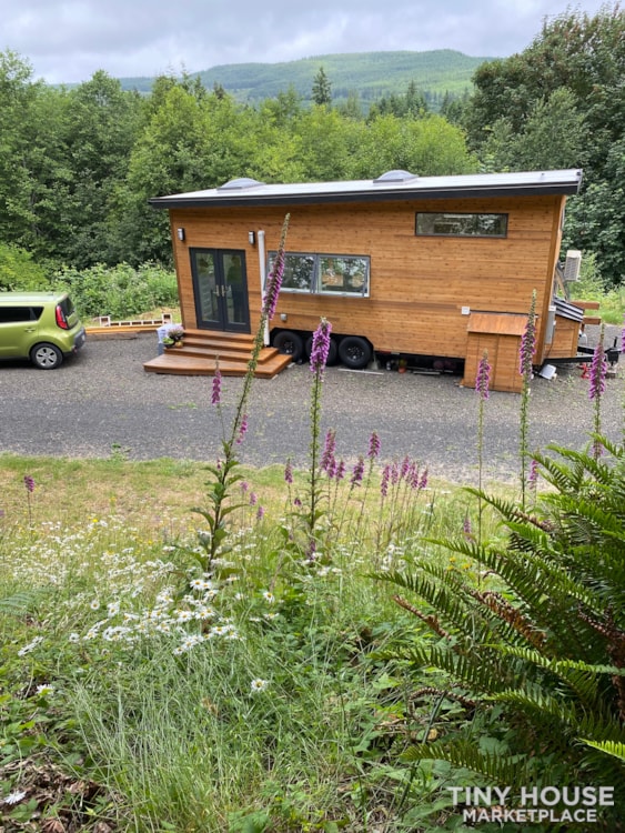 Beautiful Cedar Tiny House with Lots of Light - Image 2 Thumbnail