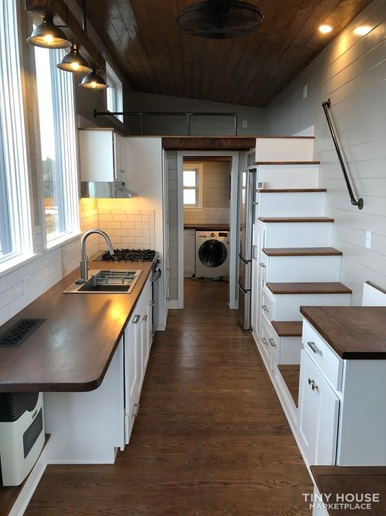Beautiful Classic Rustic Tiny House - Image 1 Thumbnail