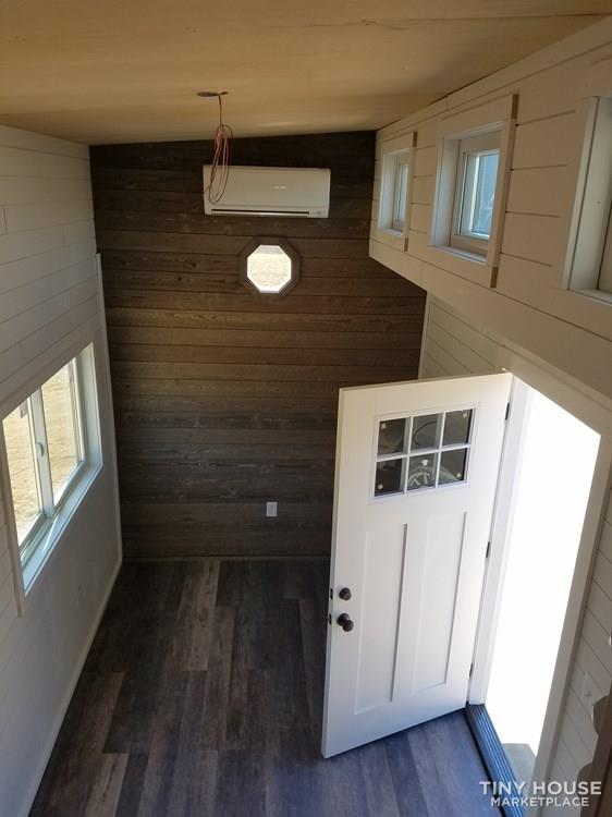 Beautiful Craftsman Tiny Home.  - Image 2 Thumbnail