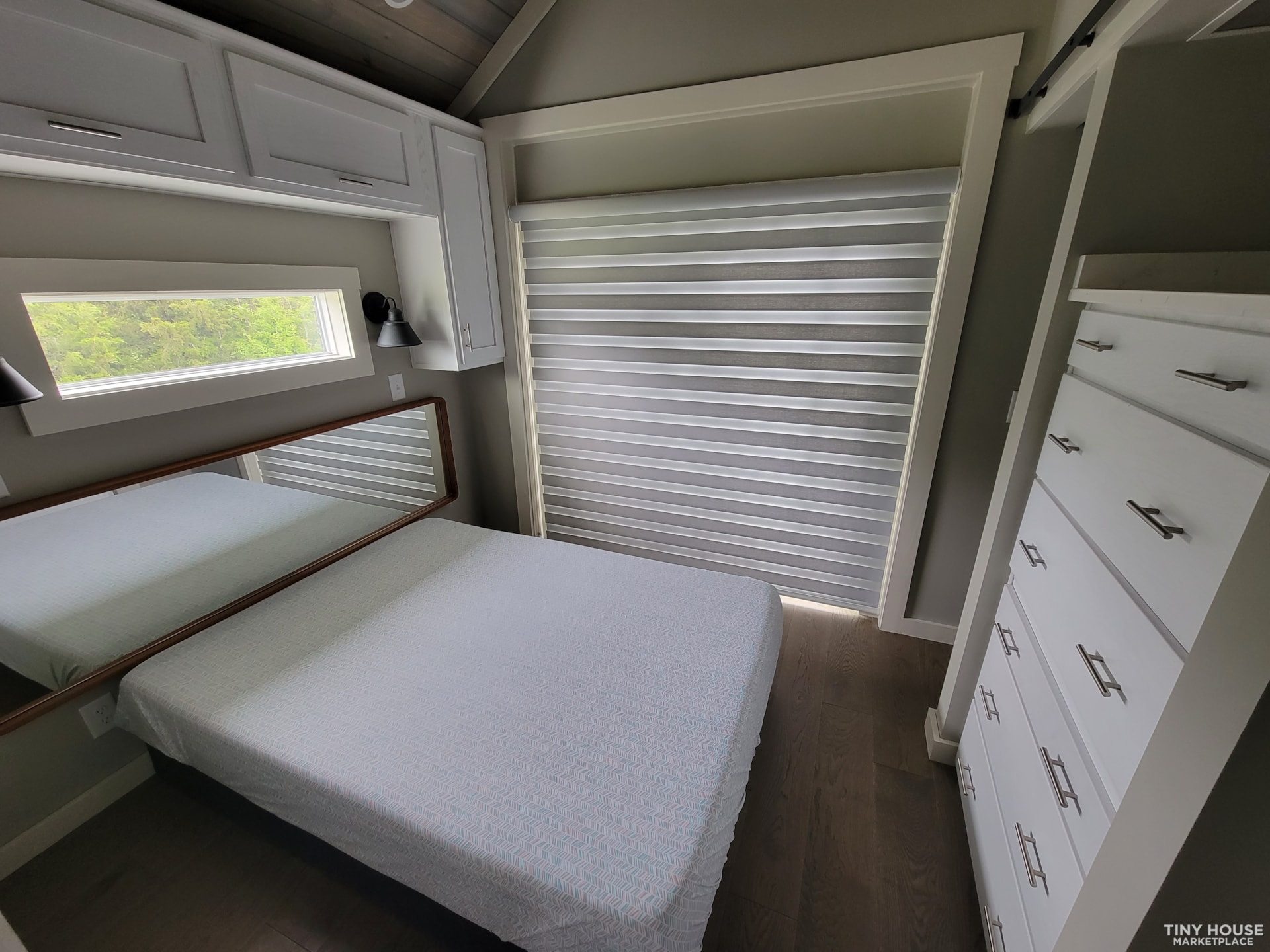 Beautiful Custom 2021 Park Model Tiny Home - Seashore by Clayton Homes - Image 4 Thumbnail