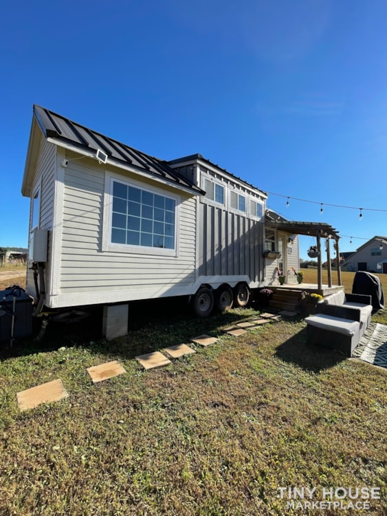Beautiful Custom-Built Tiny Home - Image 2 Thumbnail
