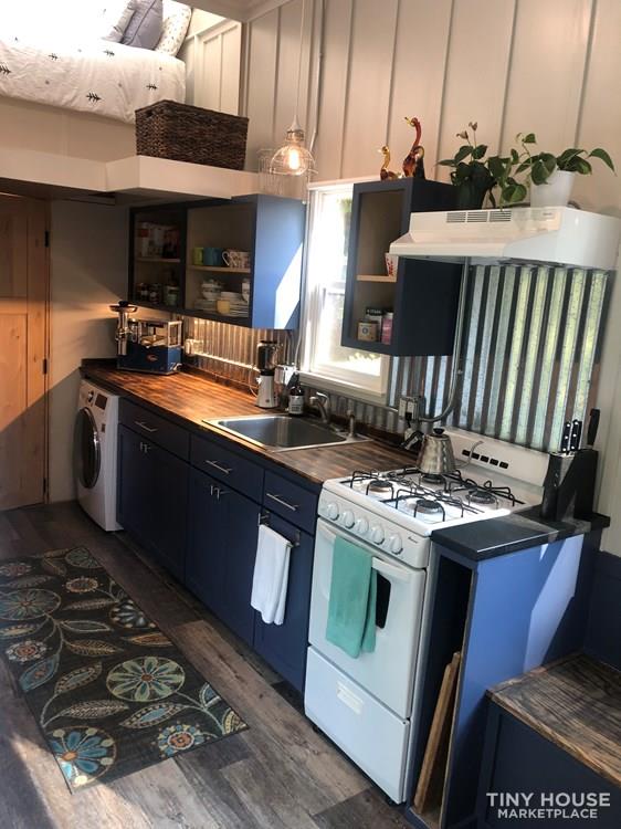 Beautiful custom built tiny house  - Image 4 Thumbnail