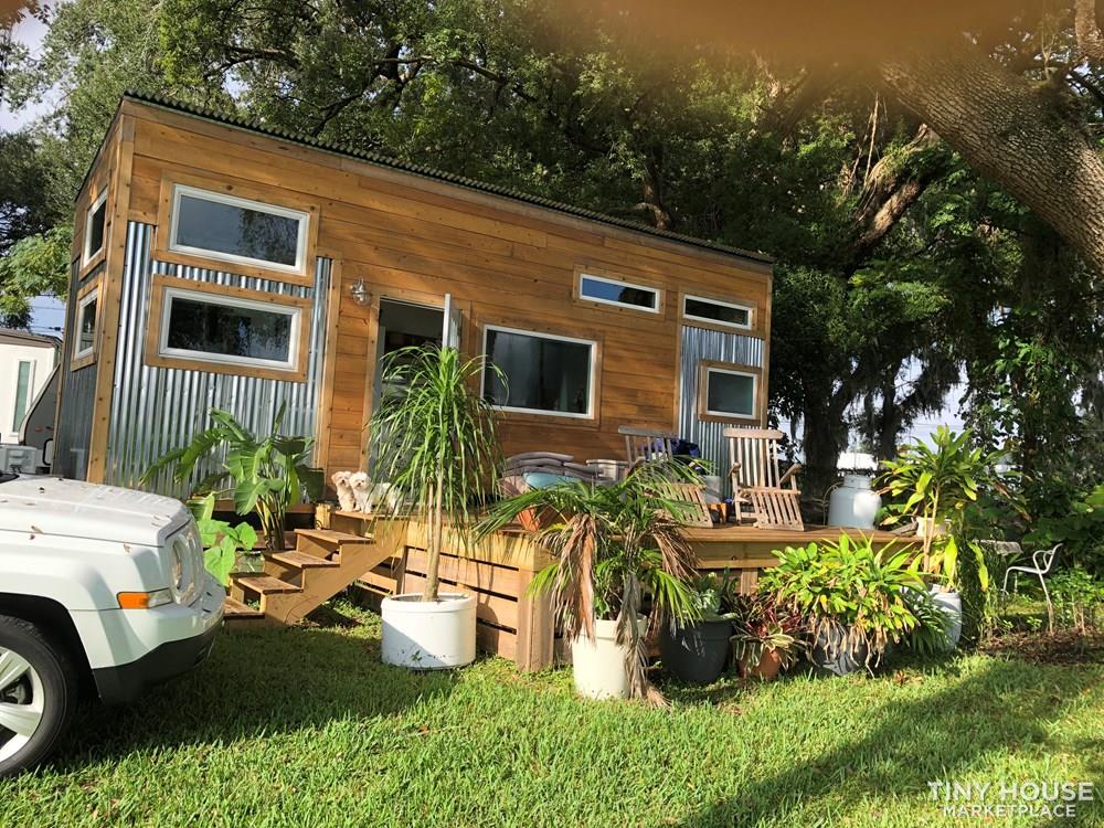Beautiful custom built Tiny House could remain on Lake Fairview or be moved. - Image 2 Thumbnail