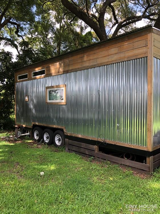 Beautiful custom built Tiny House could remain on Lake Fairview or be moved. - Image 4 Thumbnail