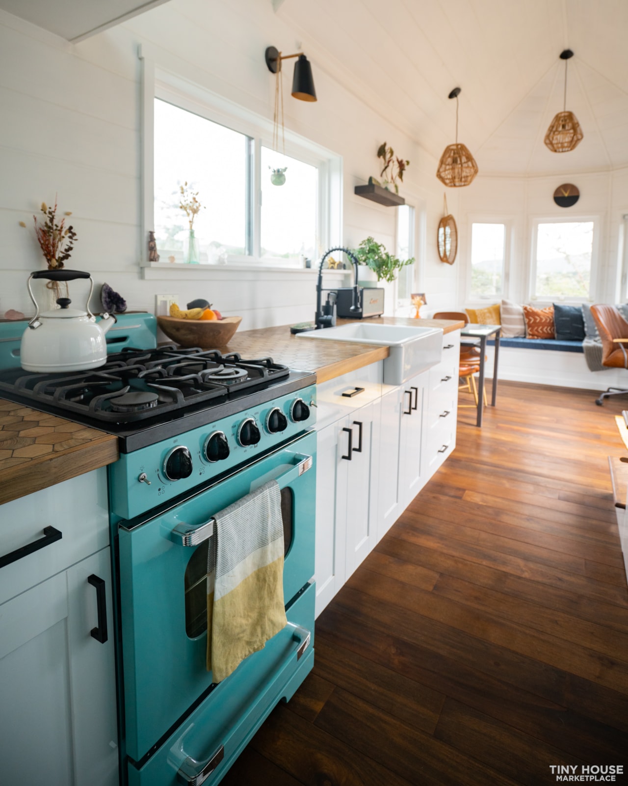Beautiful Custom High-End Tiny House  - Image 3 Thumbnail