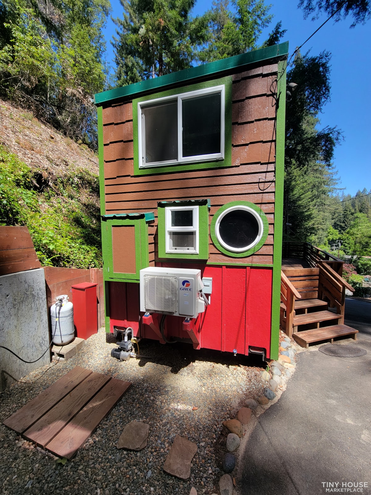 Beautiful Dual Loft Tiny Home on Wheels - Image 2 Thumbnail