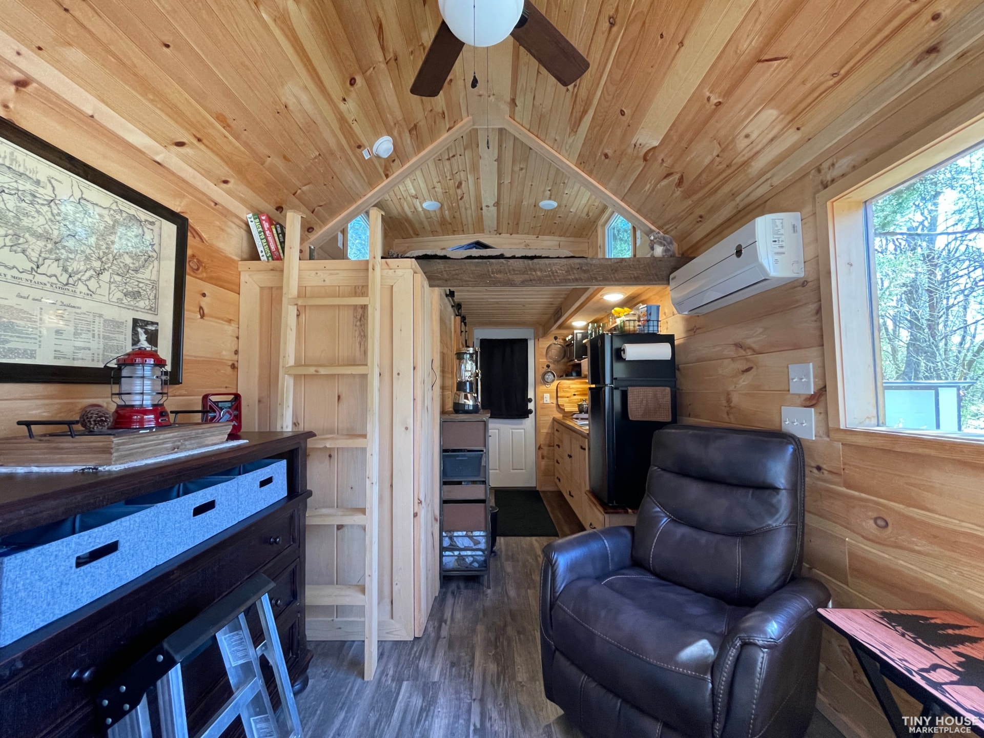 Beautiful Cabin Style Tiny Home - Image 1 Thumbnail