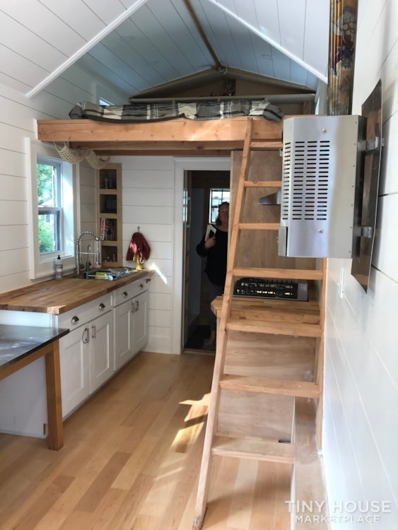 Beautiful fully Offgrid Capable Tiny House on Wheels - Image 4 Thumbnail