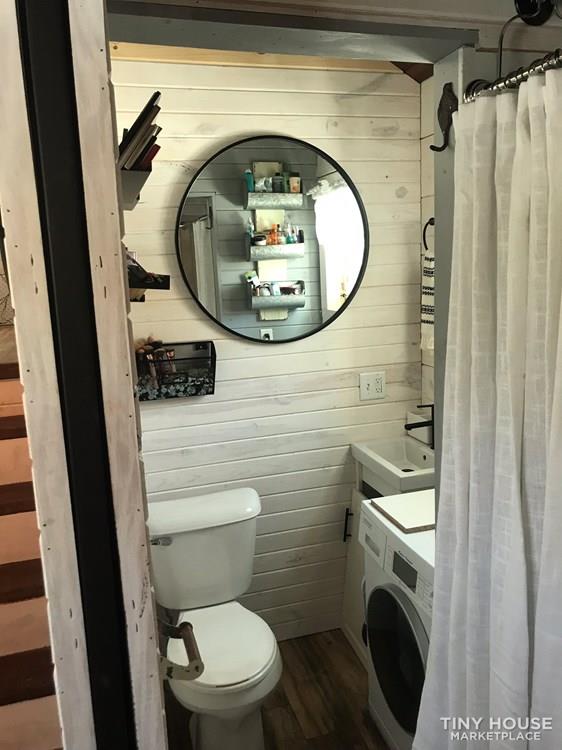 Beautiful log tiny home - Image 4 Thumbnail