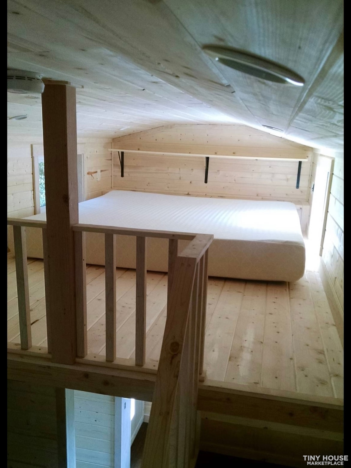 Beautiful Mobile Cabin - Image 3 Thumbnail