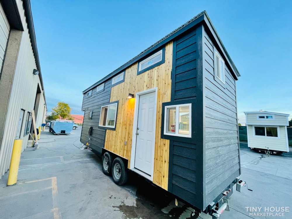 Beautiful & Modern | 24’ Tiny House | 20% Down Payment  - Image 4 Thumbnail