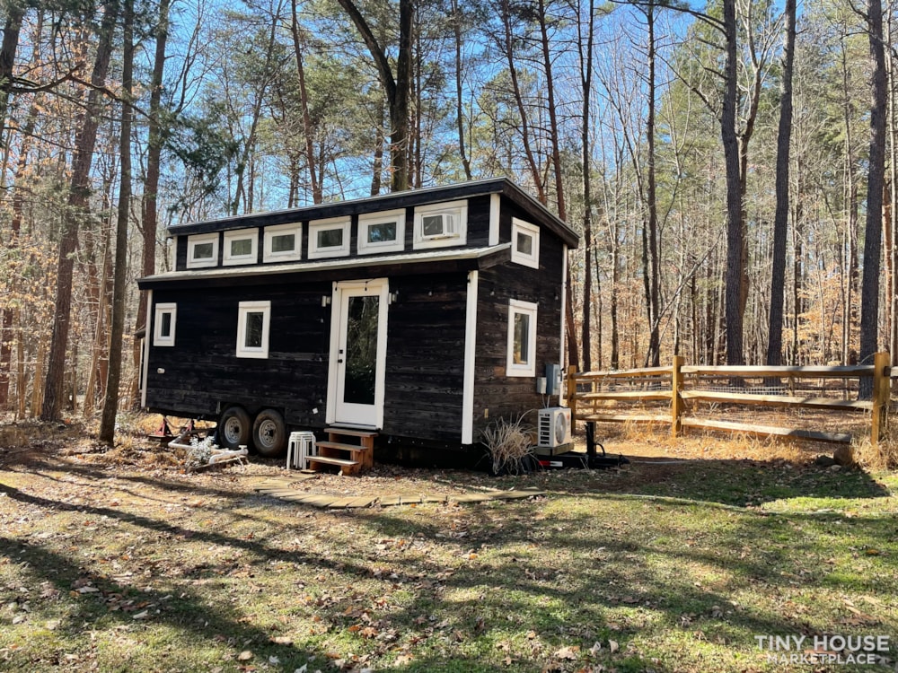 Beautiful Move-In Ready 24' Tiny House - Image 1 Thumbnail