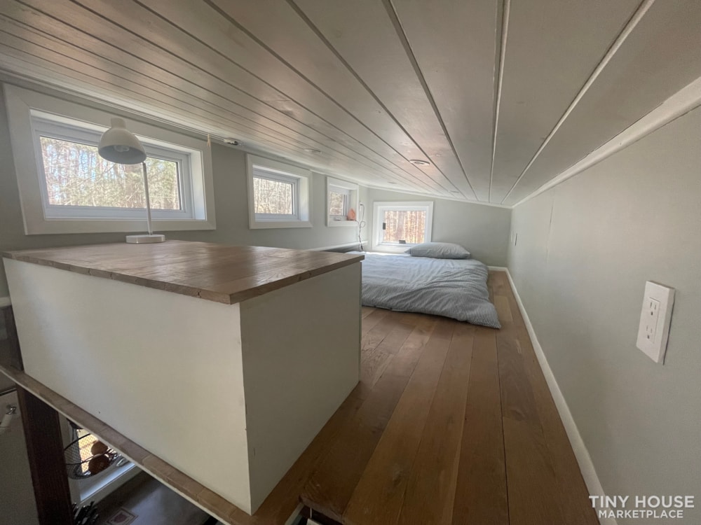 Beautiful Move-In Ready 24' Tiny House - Image 4 Thumbnail