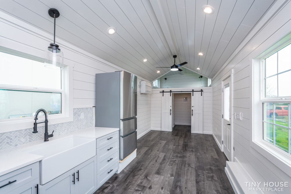 Beautiful New 400sq ft!  - Image 4 Thumbnail