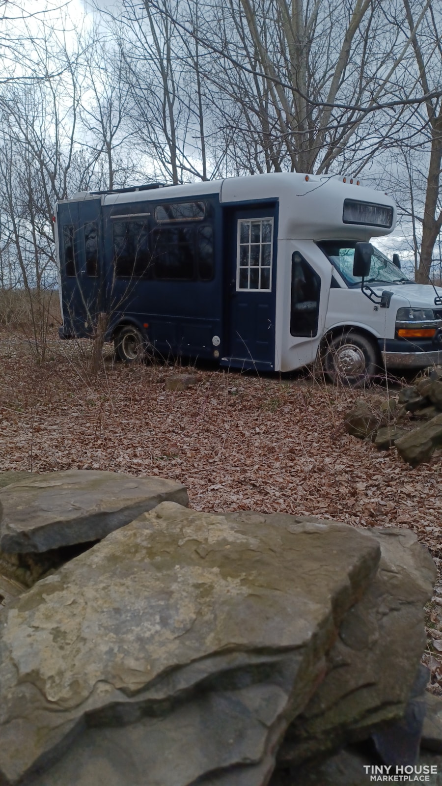 Beautiful Off Grid Skoolie Tiny Home