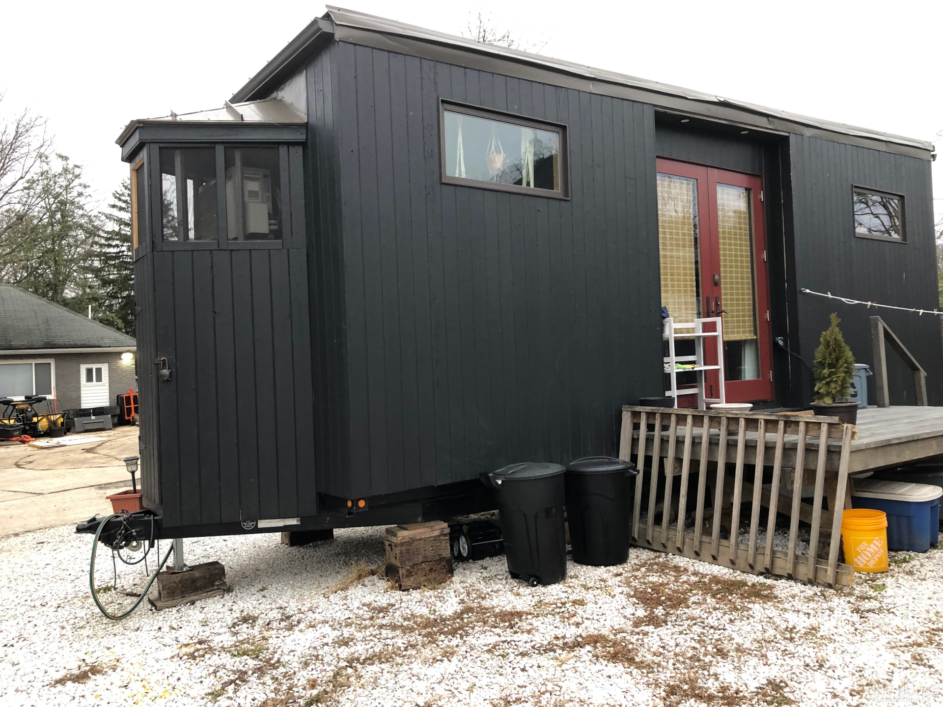 Beautiful one story 28 foot triple axle for sale in Maryland. - Image 4 Thumbnail