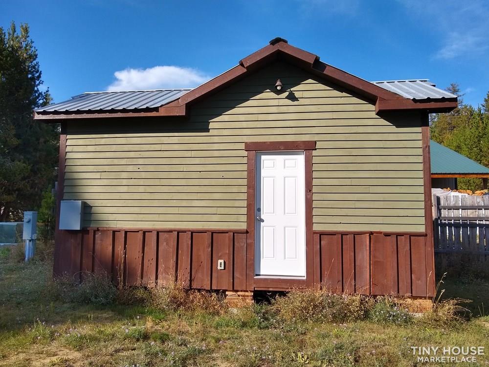 Beautiful, Open Tiny House with Full Bathroom, Kitchen, and Modern Conveniences - Image 1 Thumbnail