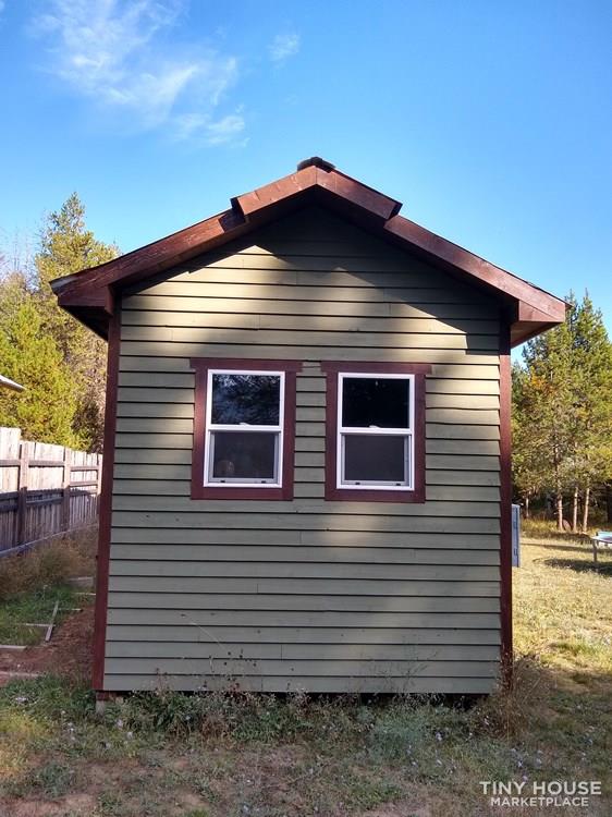 Beautiful, Open Tiny House with Full Bathroom, Kitchen, and Modern Conveniences - Image 3 Thumbnail