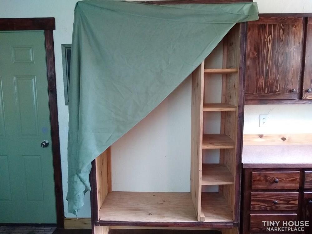 Beautiful, Open Tiny House with Full Bathroom, Kitchen, and Modern Conveniences - Image 4 Thumbnail