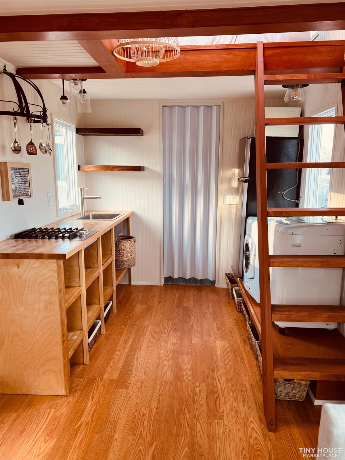 Beautiful  remodeled tiny home - Image 2 Thumbnail
