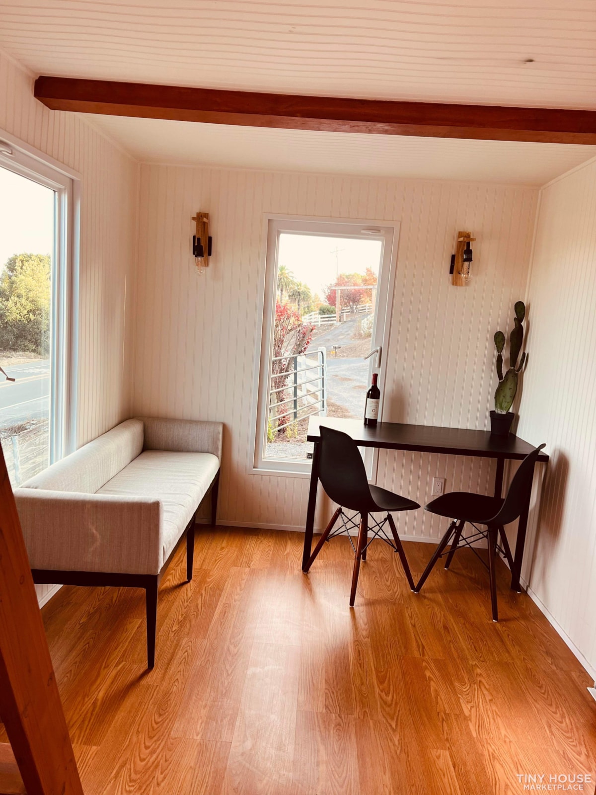 Beautiful  remodeled tiny home - Image 4 Thumbnail