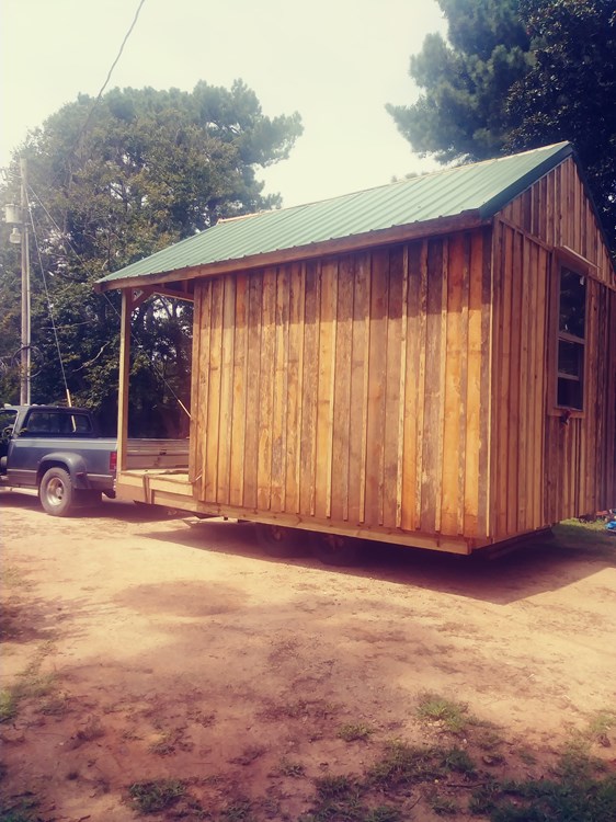 Beautiful Rustic Tiny House - Image 3 Thumbnail