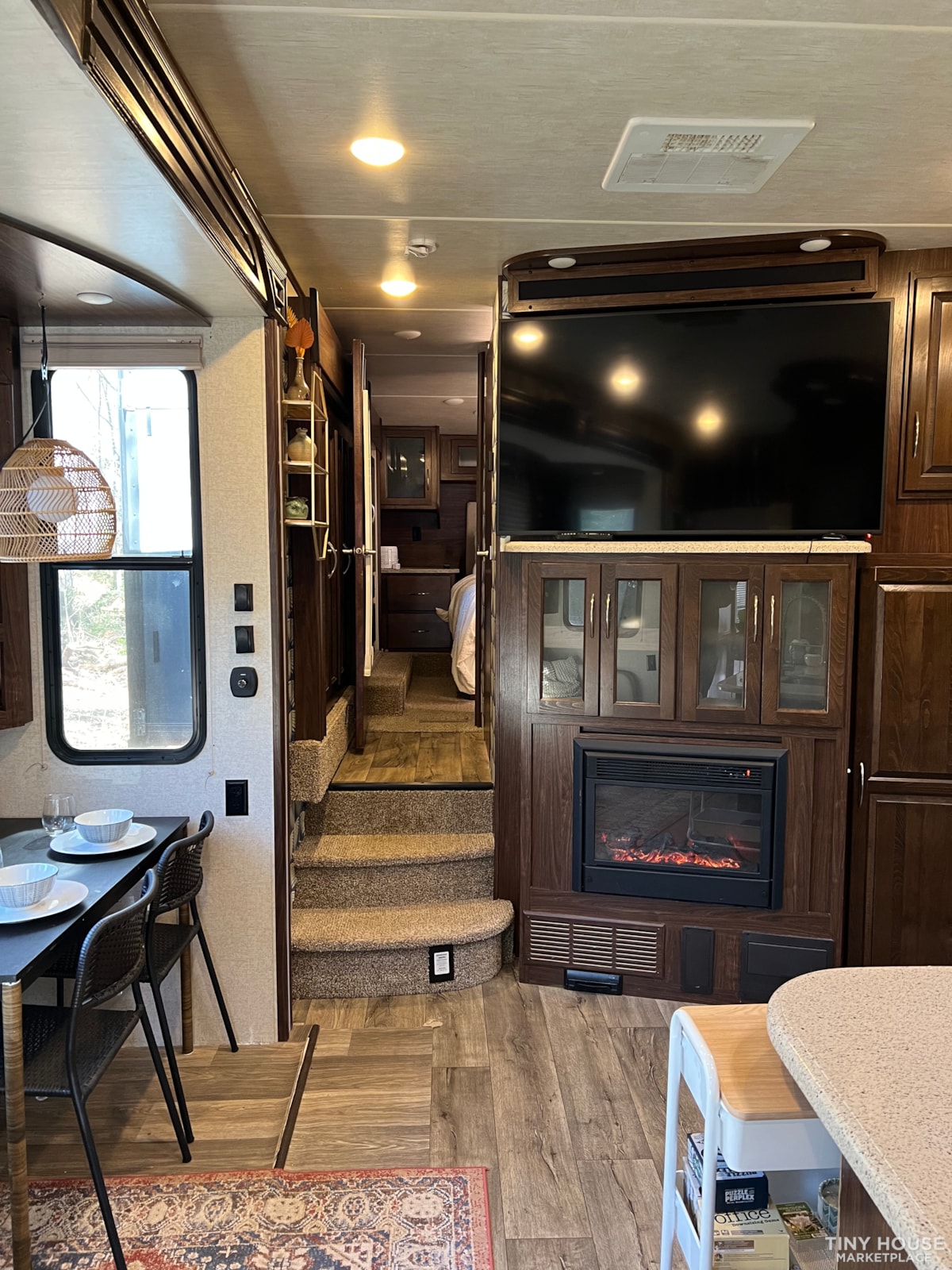 Beautiful RV tiny home - Image 2 Thumbnail