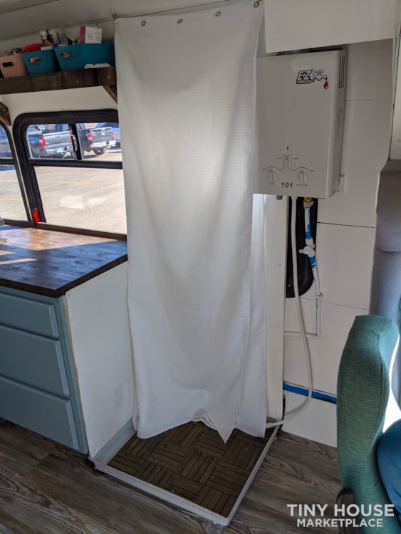 Beautiful Shuttle Bus w/ Roof Deck - Image 4 Thumbnail