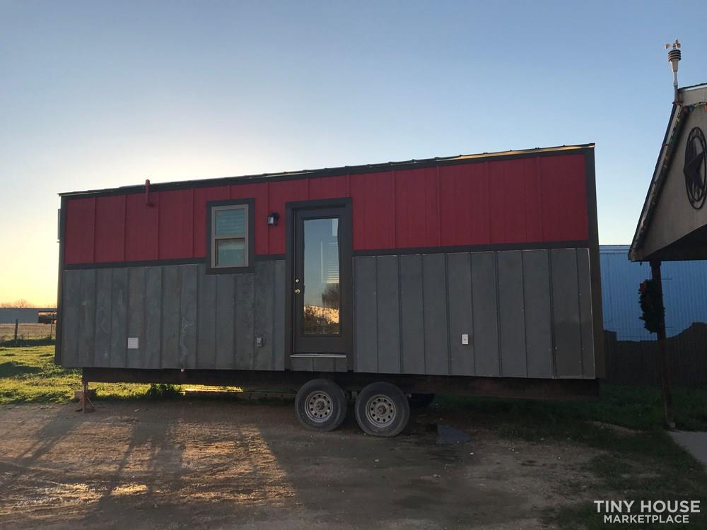 Beautiful single-story tiny home on wheels - Image 2 Thumbnail