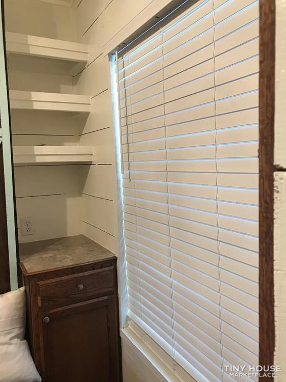 Beautiful single-story tiny home on wheels - Image 4 Thumbnail