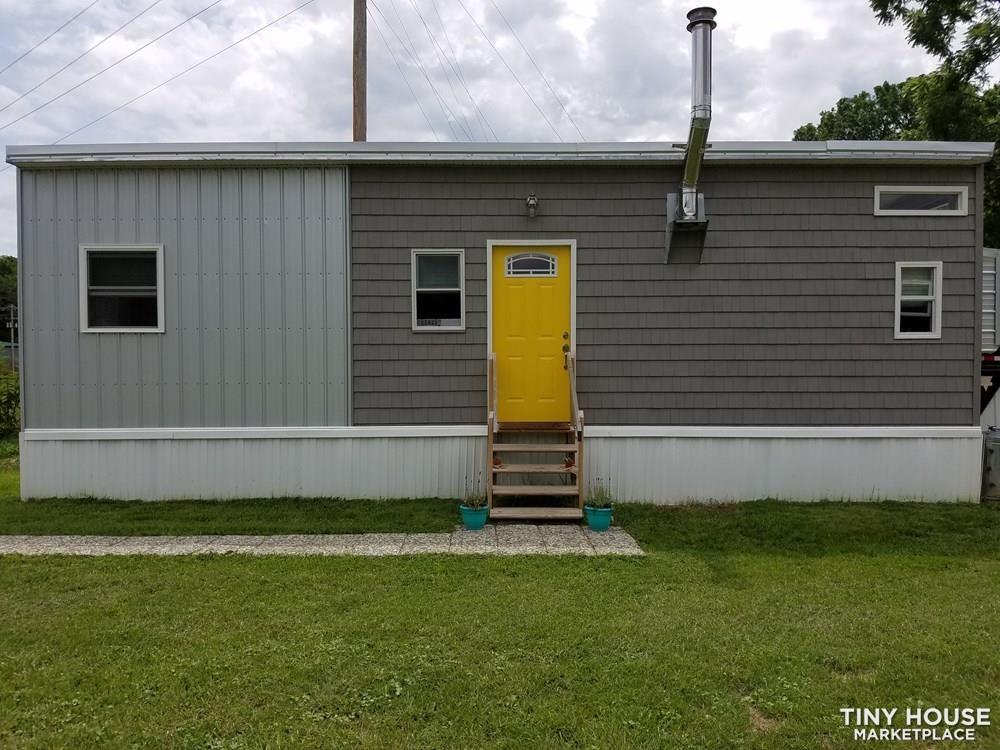 Beautiful solar powered off-grid fully equipped 1.5 bed 1.5 bath tiny house - Image 1 Thumbnail