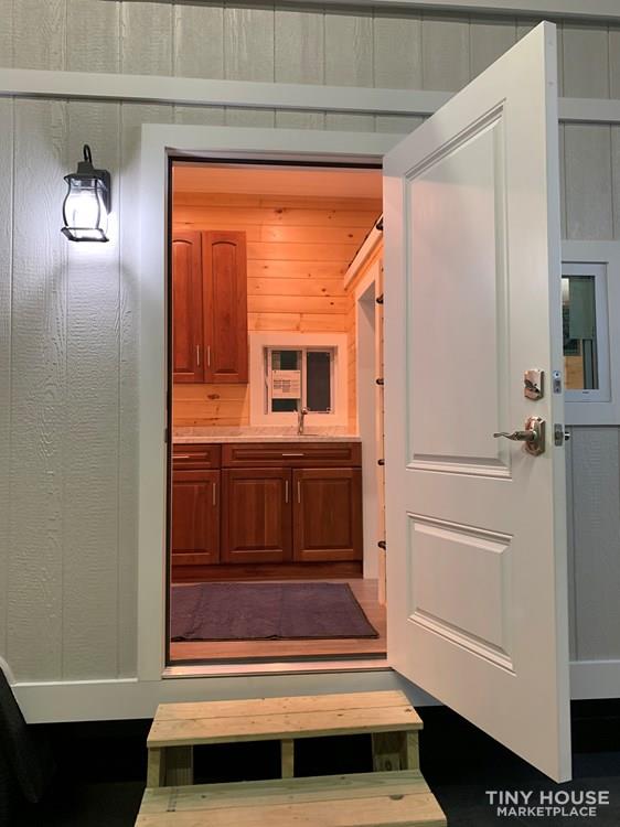 Beautiful Tiny Home - Image 2 Thumbnail
