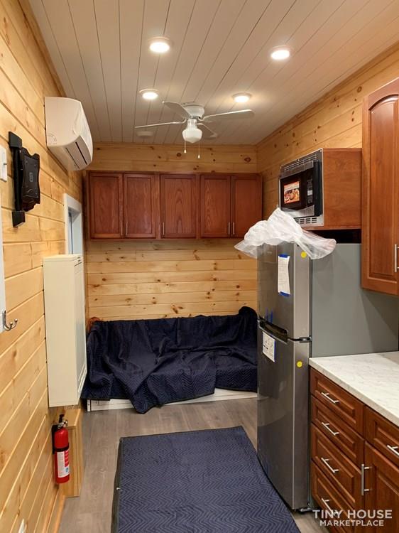Beautiful Tiny Home - Image 3 Thumbnail