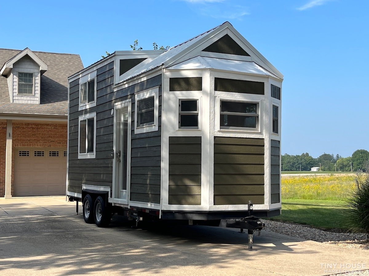 Beautiful Tiny Home! — An Excellent AirBNB, Starter Home or Guest House! - Image 1 Thumbnail