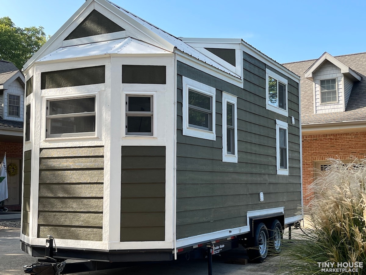 Beautiful Tiny Home! — An Excellent AirBNB, Starter Home or Guest House! - Image 2 Thumbnail