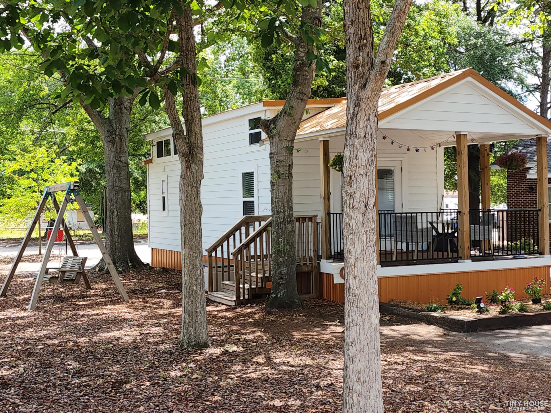 Beautiful tiny home in small, friendly community, West Columbia, SC - Image 2 Thumbnail