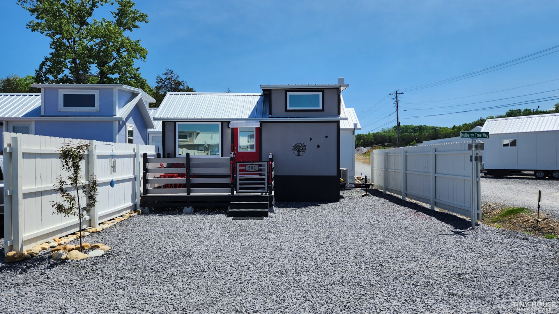 Beautiful Tiny Home in Tiny Town USA (Grove Community) - Image 2 Thumbnail