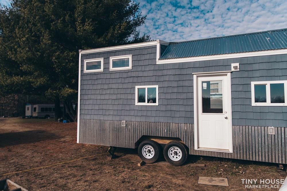 Beautiful Tiny Home on Wheels - Move-in Ready