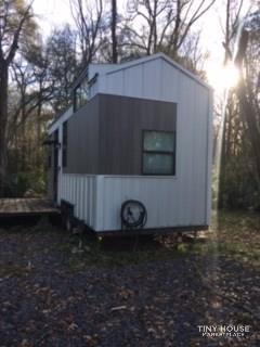 Beautiful Tiny House For Sale - Image 4 Thumbnail