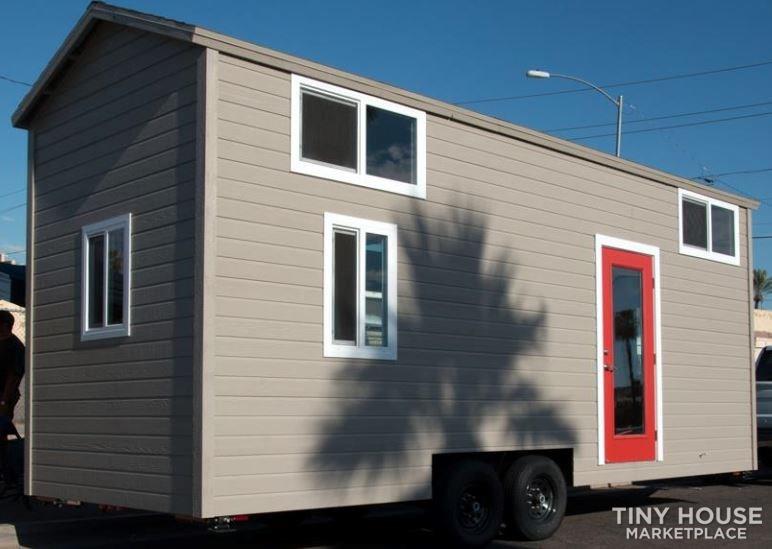 Beautiful Tiny House for Sale in Arizona  - Image 3 Thumbnail