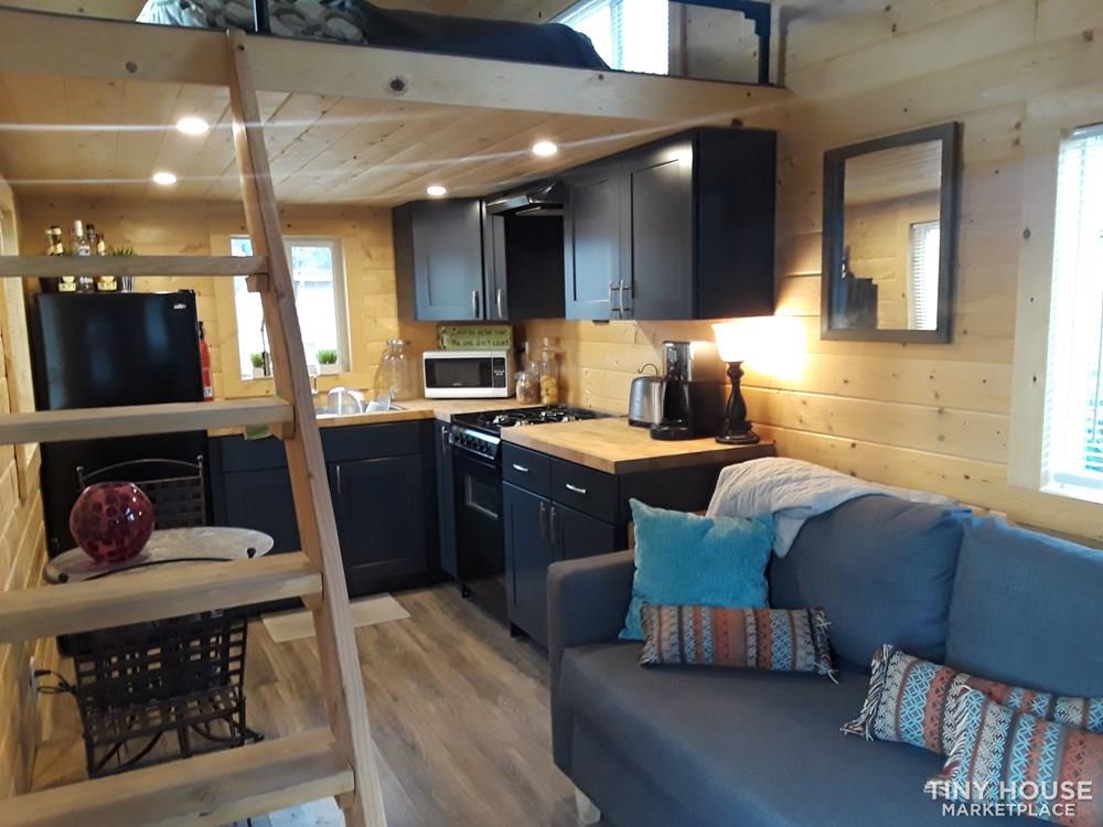 Beautiful Tiny House for Sale in Arizona  - Image 2 Thumbnail