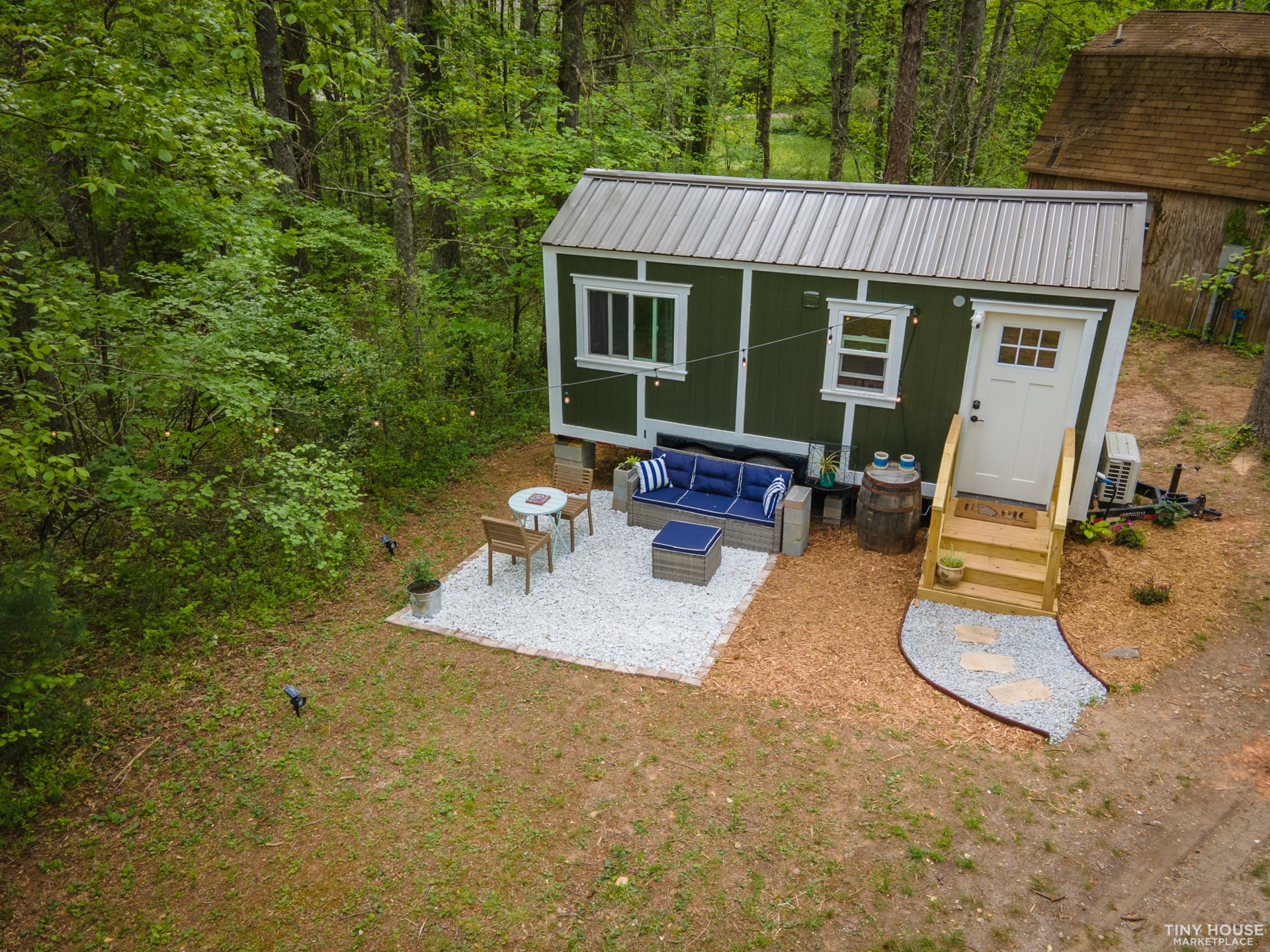 Beautiful Tiny House on Wheels - Image 2 Thumbnail