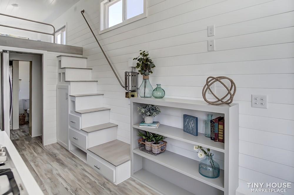 Beautiful Tiny House on Wheels - Image 3 Thumbnail