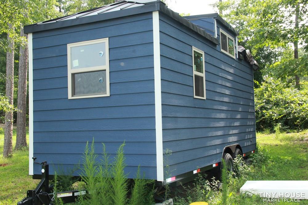 Beautifully Crafted Tiny Home  - Image 2 Thumbnail