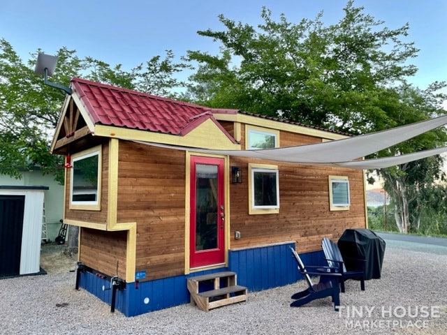 Beautifully Designed, Well Constructed Tiny Home on Wheels on the Lake - Image 4 Thumbnail